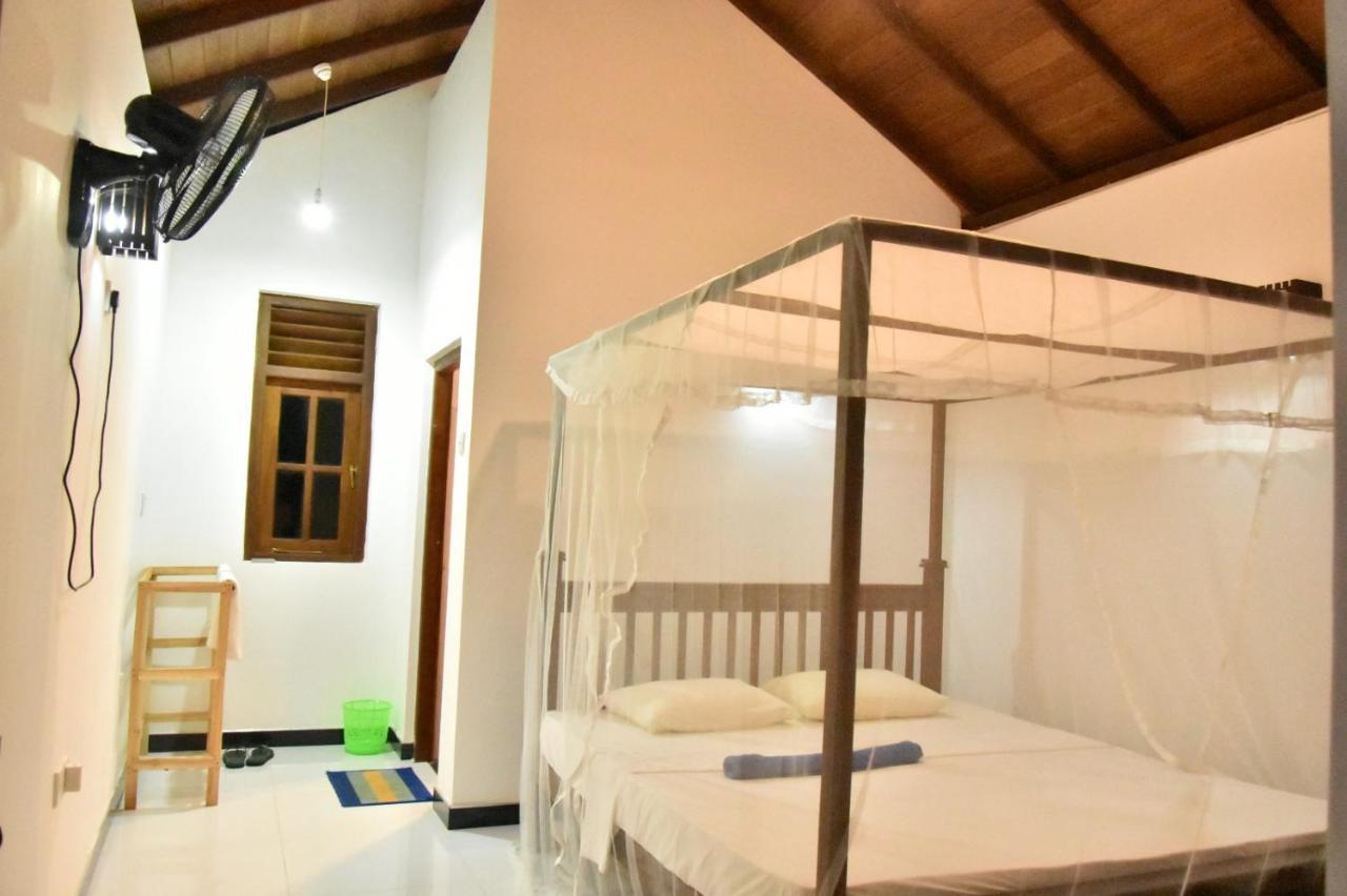 Silent Cabana And Restaurant Marakolliya, Tangalle Buitenkant foto
