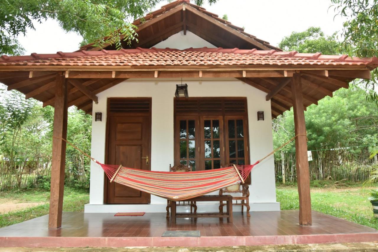 Silent Cabana And Restaurant Marakolliya, Tangalle Buitenkant foto