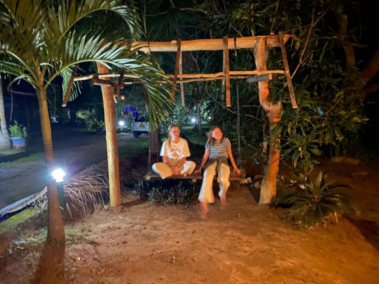 Silent Cabana And Restaurant Marakolliya, Tangalle Buitenkant foto