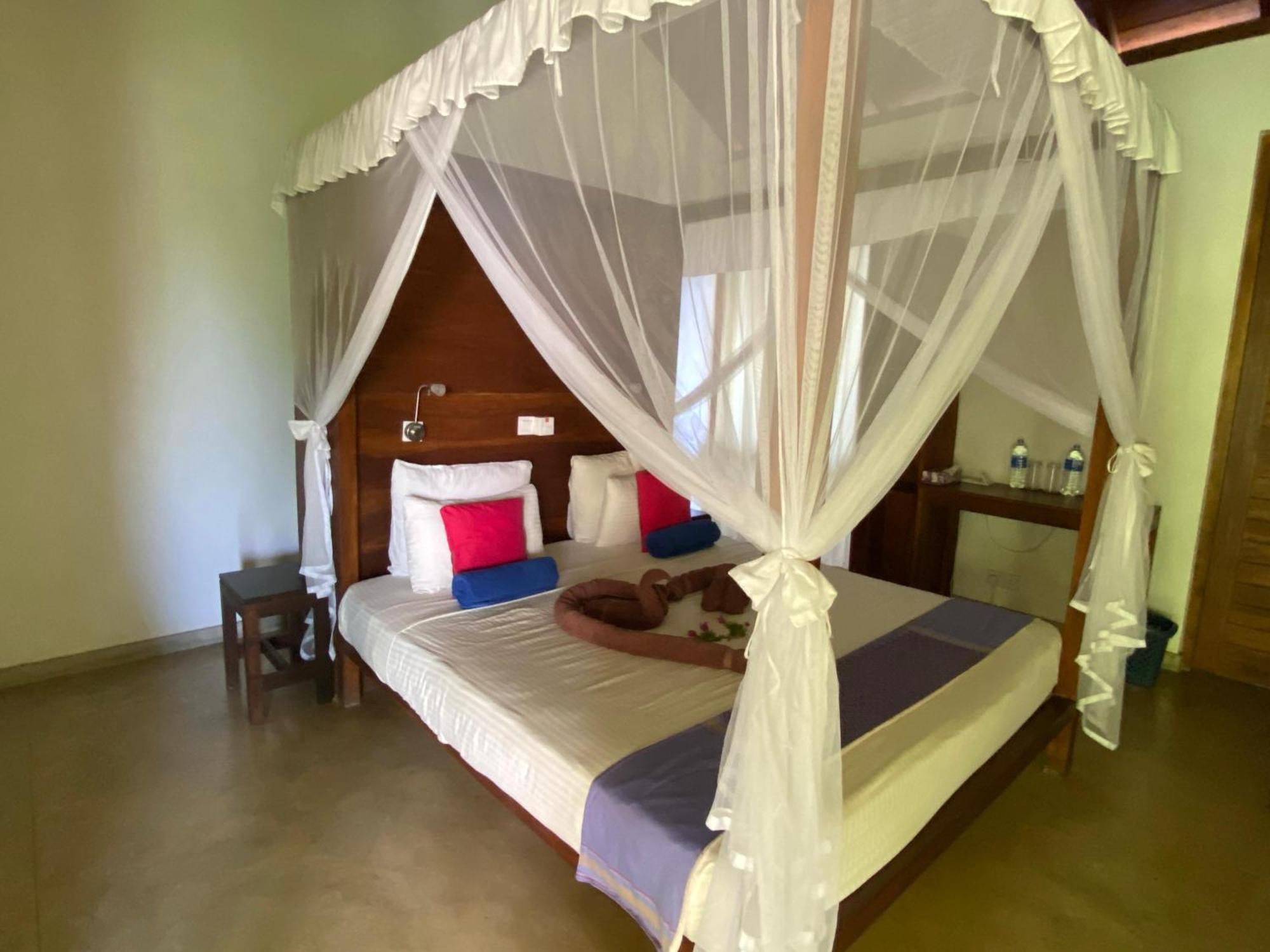 Silent Cabana And Restaurant Marakolliya, Tangalle Buitenkant foto