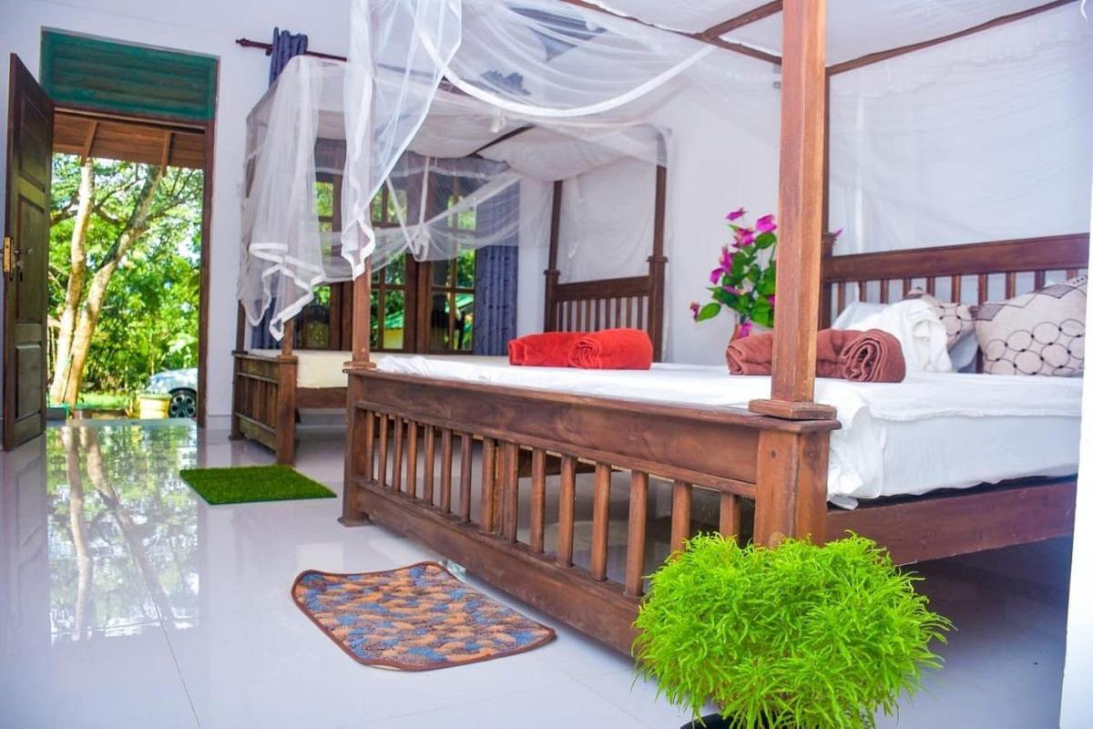 Silent Cabana And Restaurant Marakolliya, Tangalle Buitenkant foto